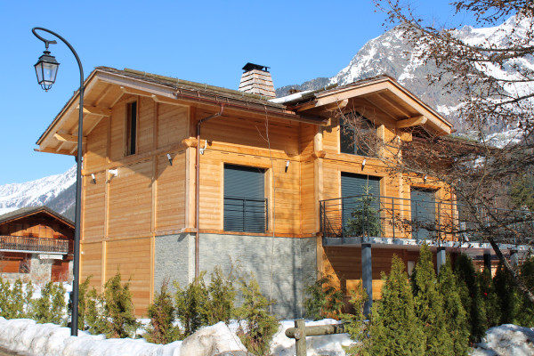 Un Chalet poteaux poutres très contemporain